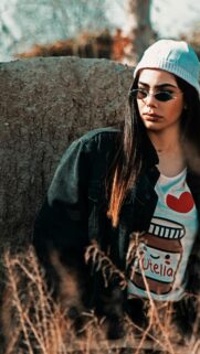 Edgy Brunette in Nutella Shirt Street Style Mobile Wallpaper