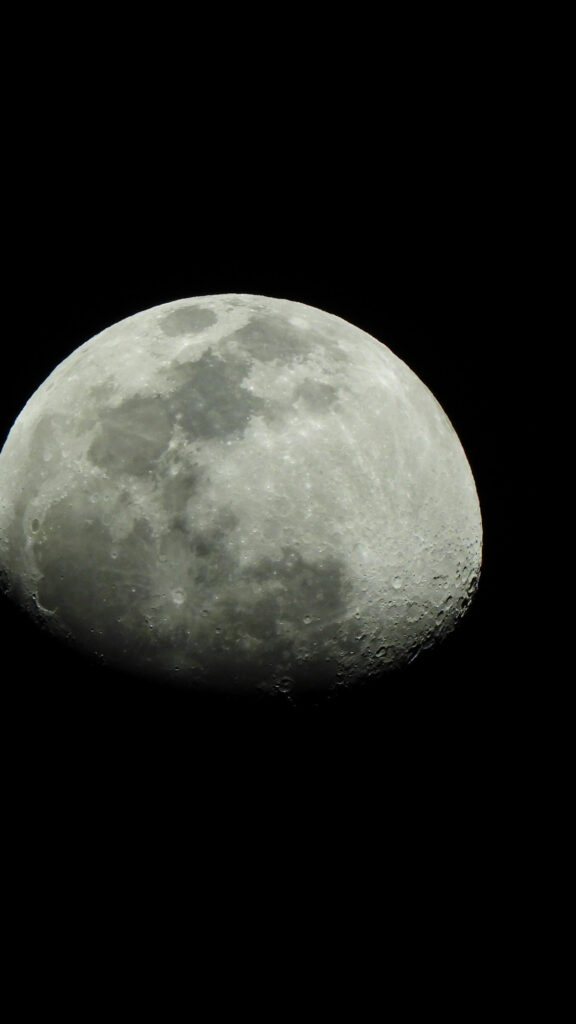 Waning Gibbous Moon Phase Spiritual Energy 4K Phone Wallpaper
