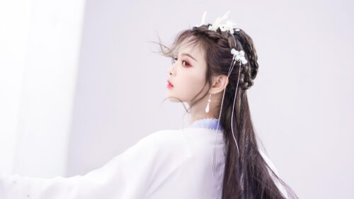 Beautiful Chinese Traditional Hanfu Girl Portrait 4K Wallpaper