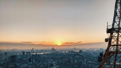 Breathtaking Sunset Over Seoul Cityscape High Resolution 4K Wallpaper