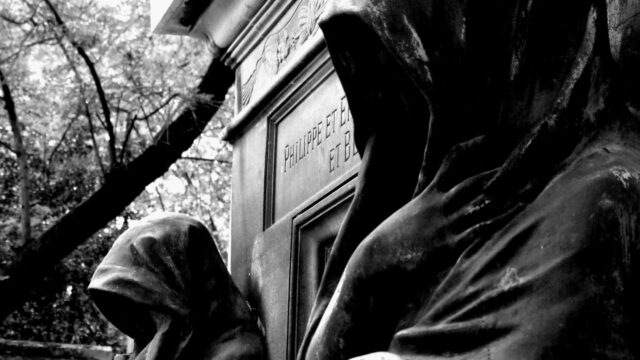 Gothic Cemetery Statue Black and White PC Wallpaper
