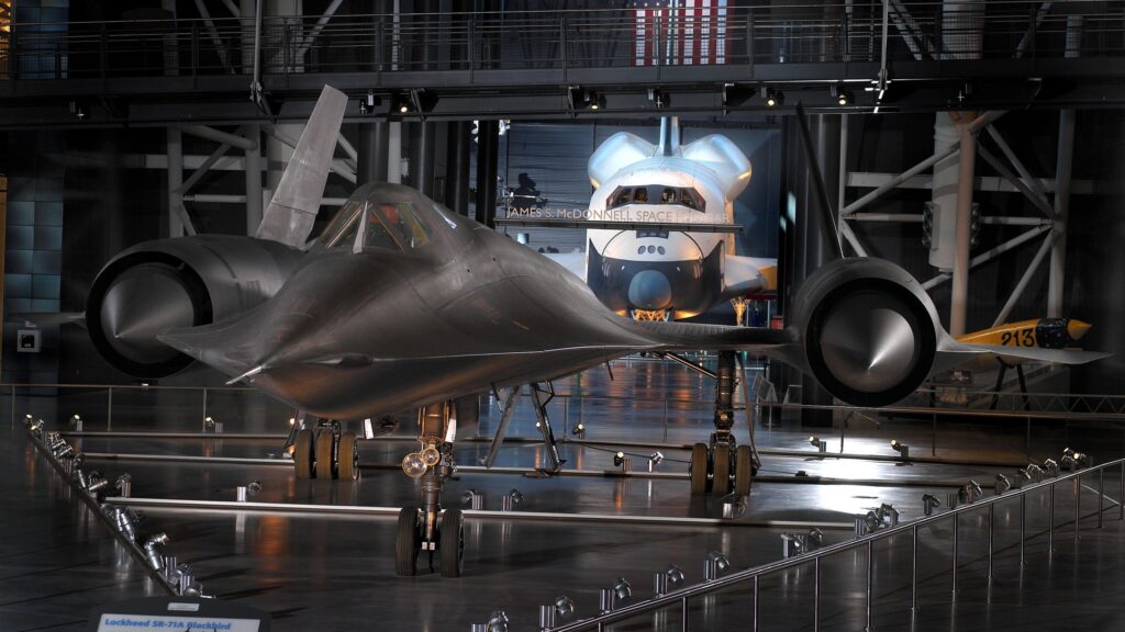 Lockheed SR 71 Blackbird and Space Shuttle Discovery Hangar PC Wallpaper