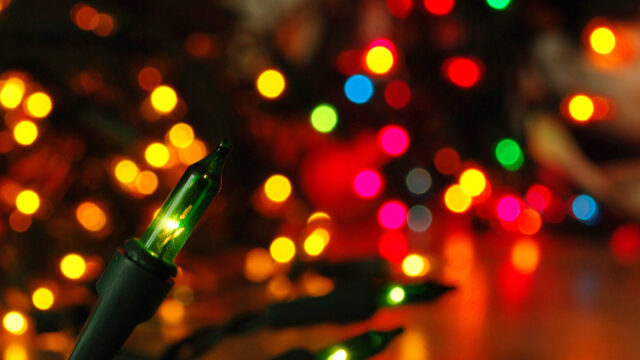 Green Christmas Light Macro 4K Desktop Wallpaper