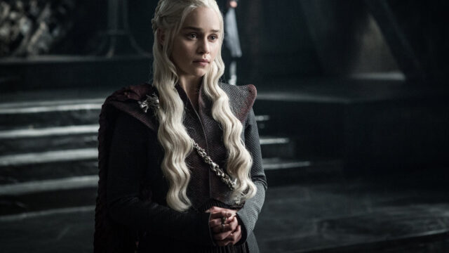 Daenerys Targaryen in Dragonstone Chamber Desktop Wallpaper