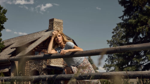 Kelly Reilly as Beth Dutton Yellowstone Desktop Wallpaper