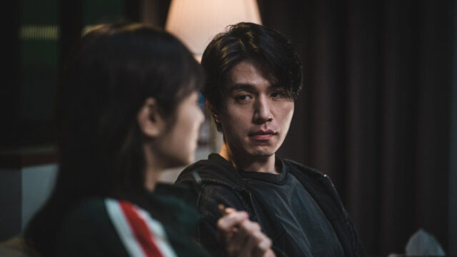 Lee Dong-wook and Kim Hye-jun in a Scene Desktop Wallpaper