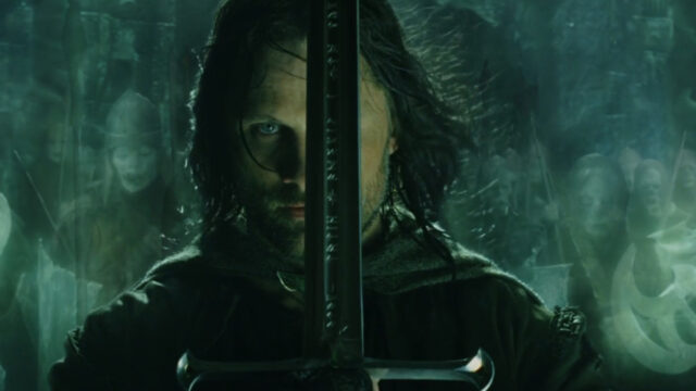 Aragorn Holding Andúril 4K Desktop Wallpaper