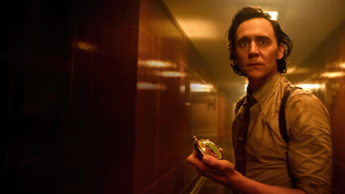 Loki Holding Time Variance Authority Device 4K Desktop Wallpaper