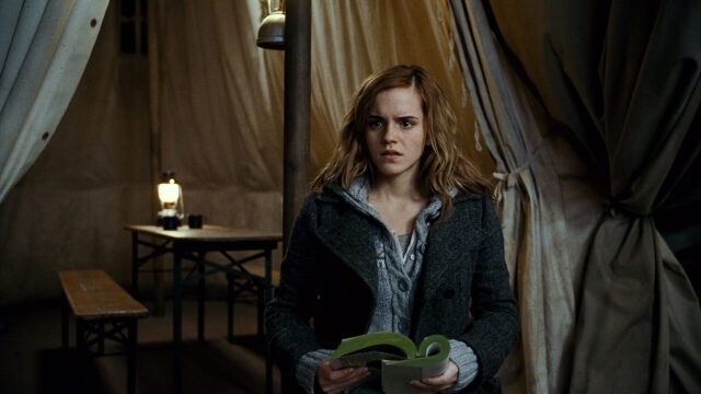 Emma Watson as Hermione Granger in Harry Potter Desktop Wallpaper