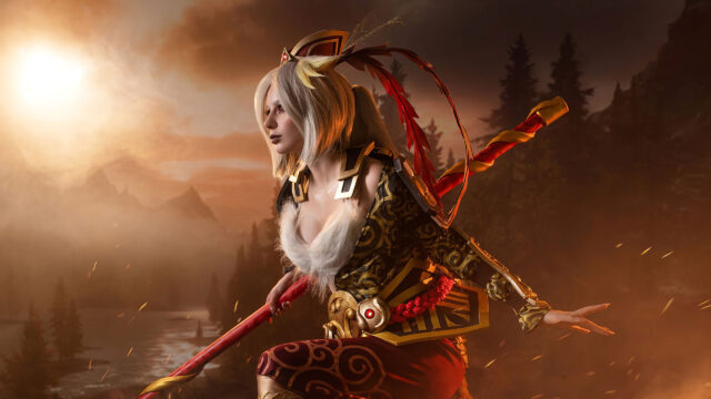 Stunning Fantasy Warrior Cosplay 4K Desktop Wallpaper