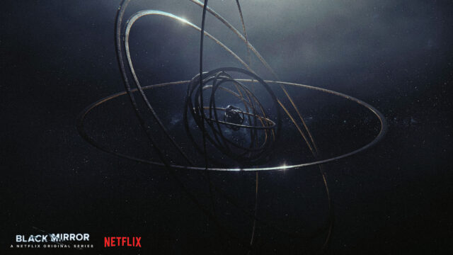Abstract Metallic Rings in Space 4K Wallpaper