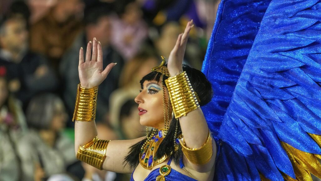 Stunning Egyptian Goddess Carnival Performer 4K Desktop Wallpaper