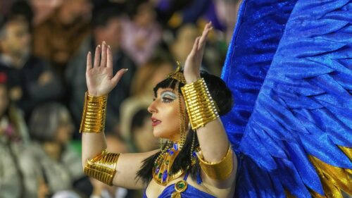 Stunning Egyptian Goddess Carnival Performer 4K Desktop Wallpaper