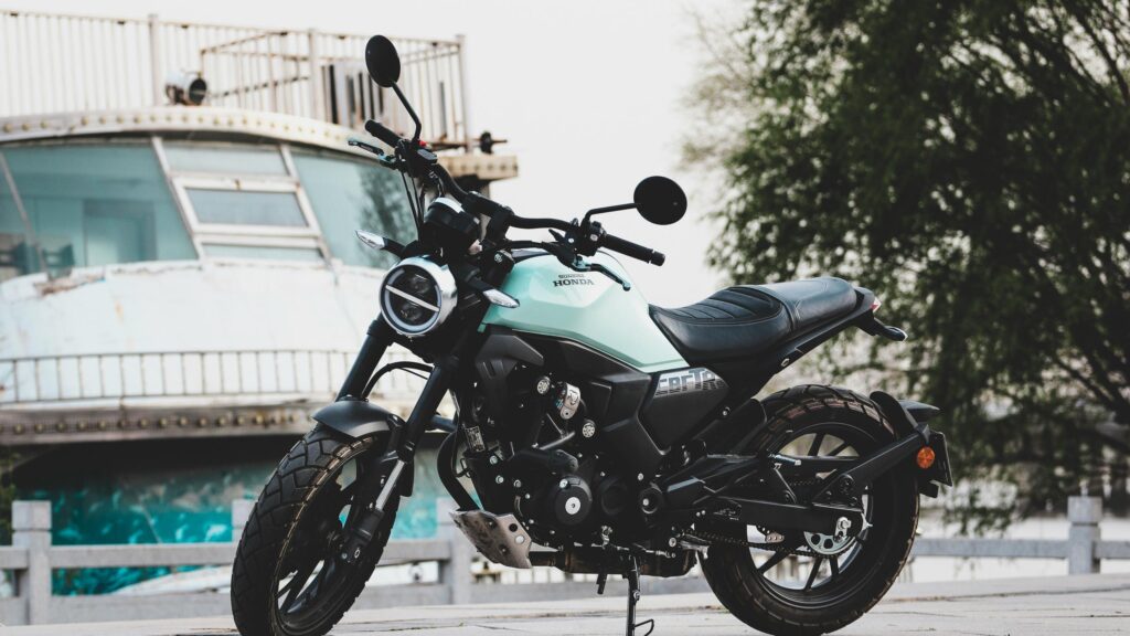 Sundiro Honda CB190R Neo-Retro Motorcycle 4K Desktop Wallpaper