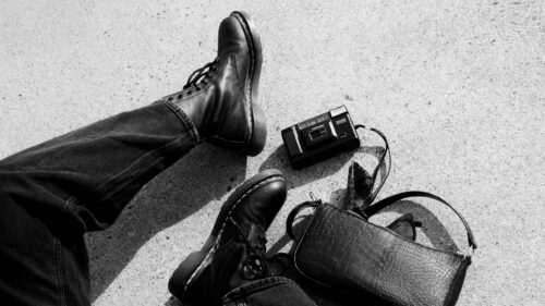 Aesthetic Black and White Grunge Fashion Desktop Wallpaper
