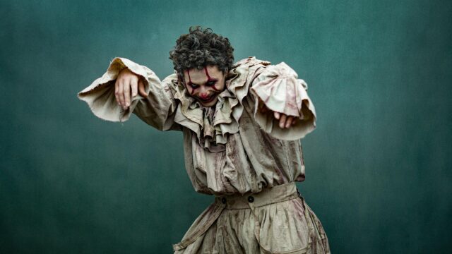 Creepy Pennywise Clown Horror Costume 4K Desktop Wallpaper