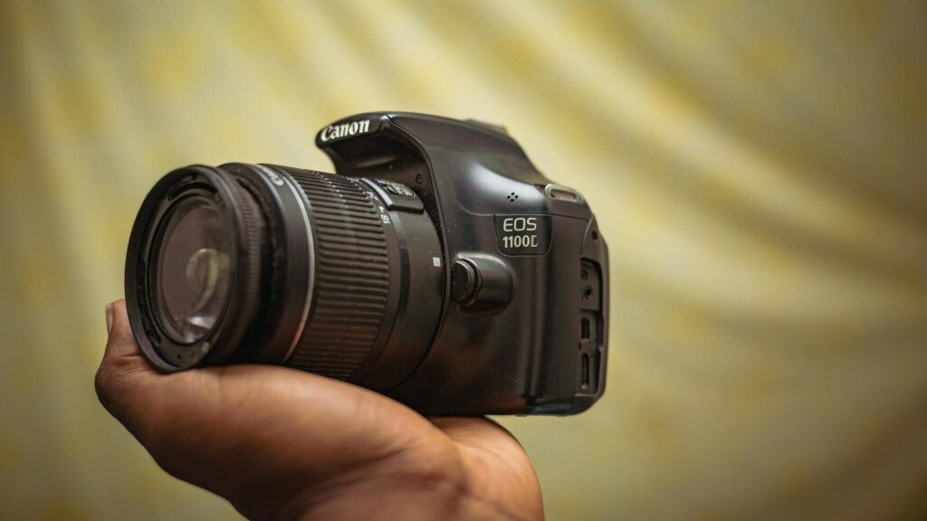 Close Up Professional Canon EOS 1100D Digital Camera PC Wallpaper