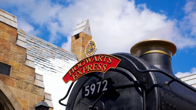 Hogwarts Express Train Locomotive Front View 4K Wallpaper