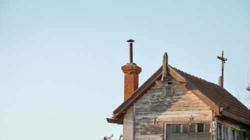 Rustic Abandoned Wooden Cabin Architecture 4K Wallpaper