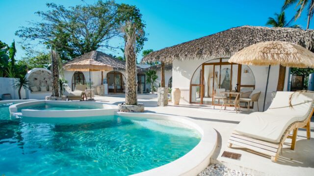 Tropical Luxury Resort Villa Poolside Paradise 4K Desktop Wallpaper