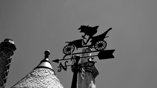 Whimsical Toad Car Weathervane Silhouette 4K Desktop Wallpaper
