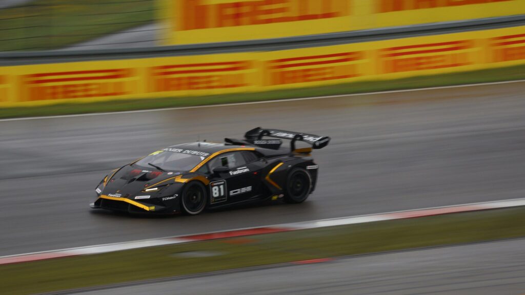 Black and Gold Lamborghini Super Trofeo Racing Car 4K Wallpaper