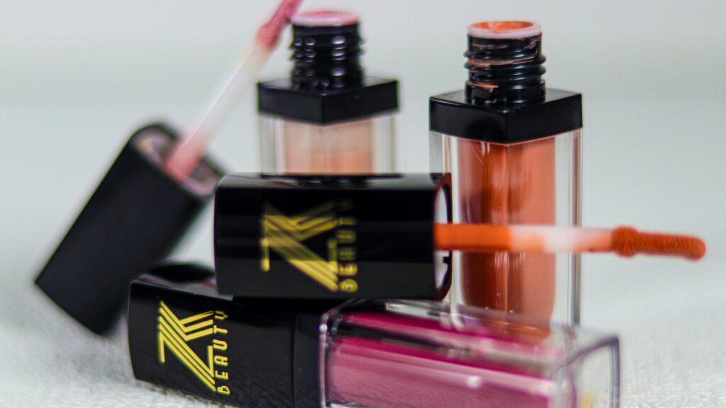Elegant ZK Beauty Lip Gloss Cosmetics Desktop Wallpaper