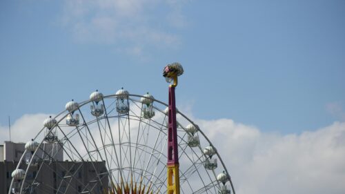 Thrilling Fairground Ferris Wheel and Drop Tower Amusement Park PC Wallpaper