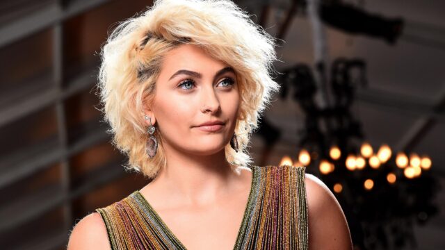 Stunning Portrait of Paris Jackson with Short Blonde Hair 4K Wallpaper