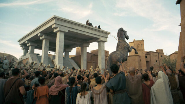 Epic Trojan Horse Scene From Troy Movie Cinematic 4K Wallpaper
