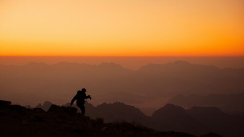 Photographer Silhouette Mountain Sunset 4K Desktop Wallpaper