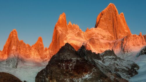 Stunning Fitz Roy Mountain Peaks at Sunset 4K PC Wallpaper
