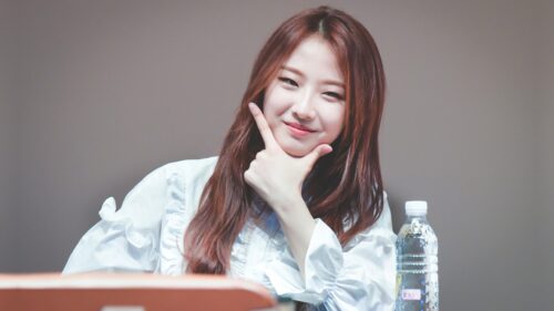 Beautiful Kpop Idol Jane from Momoland Smiling Desktop Wallpaper