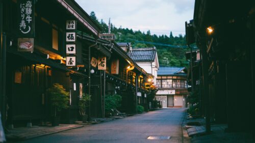 Evening Scenery of Traditional Japanese Wooden Buildings in Takayama 4K Wallpaper