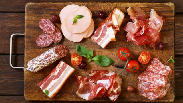 Gourmet Charcuterie Board with Cured Meats and Fresh Vegetables Desktop Wallpaper
