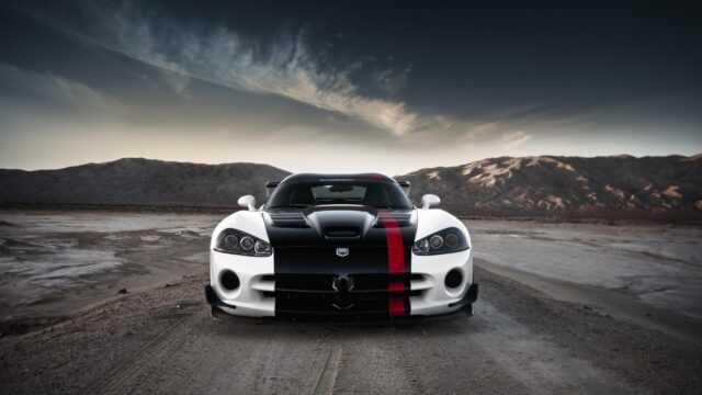 Dodge Viper ACR Front View in Desert Landscape 4K Desktop Wallpaper