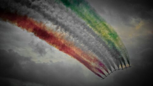 Italian Air Force Frecce Tricolori Aerobatic Team Smoke Trails 4K PC Wallpaper