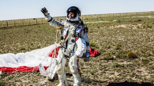 Felix Baumgartner Red Bull Stratos Jump Landing 4K Desktop Wallpaper