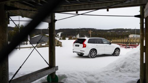 Stunning White Volvo XC90 SUV in Snowy Winter Landscape PC Wallpaper