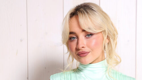 Sabrina Carpenter Beautiful Portrait High Resolution 4K PC Wallpaper