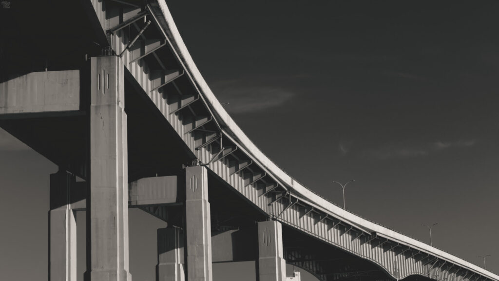 Minimalist Concrete Bridge Architecture Monochrome 4K Desktop Wallpaper