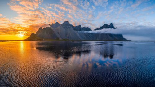 Stunning Vestrahorn Mountain Sunset Reflection 4K Desktop Wallpaper