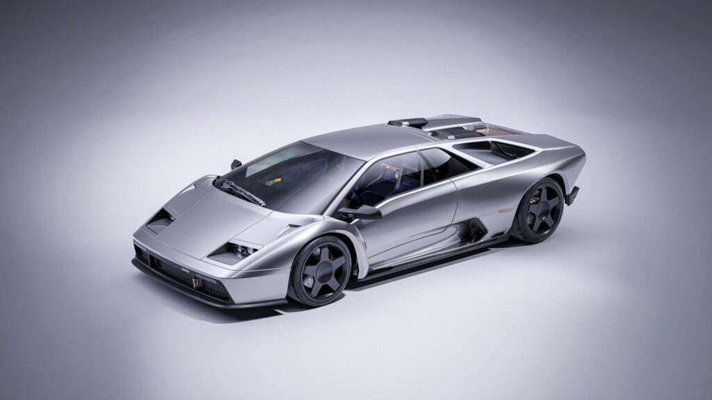Restomod Eccentrica Lamborghini Diablo Silver Supercar 4K Desktop Wallpaper