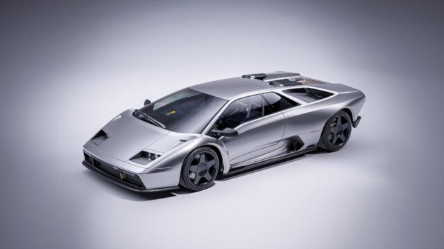 Restomod Eccentrica Lamborghini Diablo Silver Supercar 4K Desktop Wallpaper