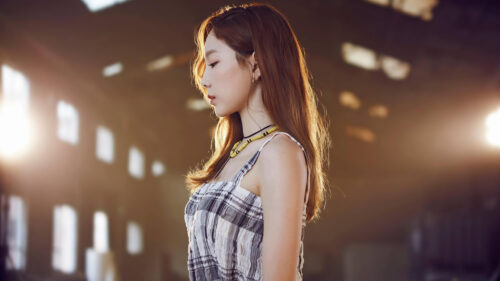 Taeyeon Profile Side View in Plaid Dress Aesthetic 4K Desktop Wallpaper