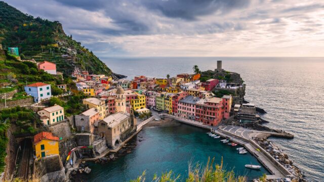 Breathtaking Vernazza Village Cinque Terre Italy Landscape 4K Wallpaper