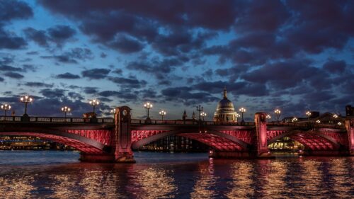 Stunning Blackfriars Bridge at Sunset with St Pauls Cathedral 4K Wallpaper