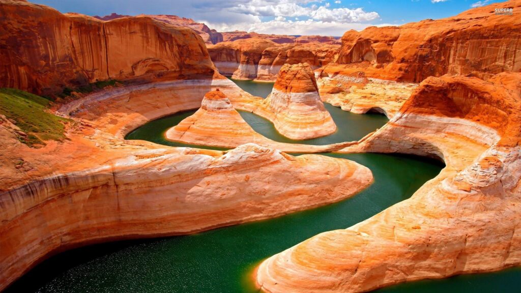 Breathtaking Glen Canyon Reflection Canyon Lake Powell 4K Desktop Wallpaper