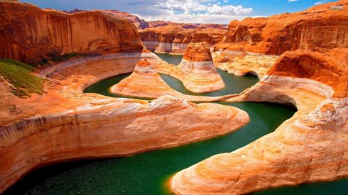 Breathtaking Glen Canyon Reflection Canyon Lake Powell 4K Desktop Wallpaper