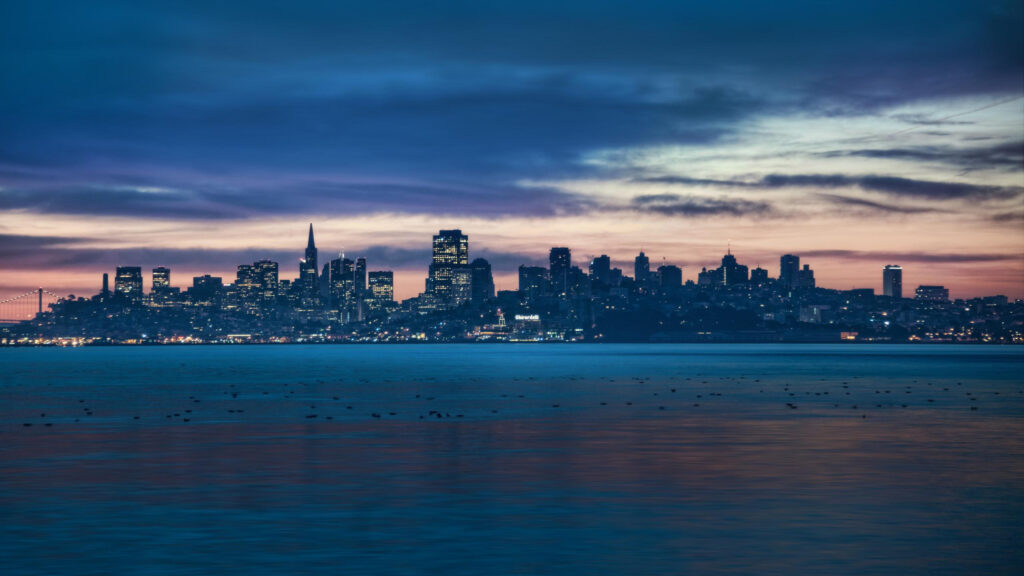 Stunning San Francisco Skyline at Twilight Over the Bay 4K Desktop Wallpaper